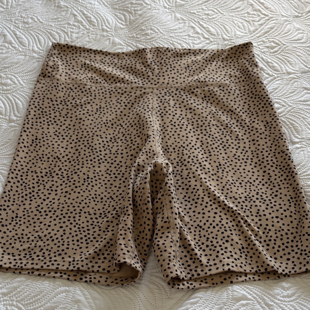 abercrombie Ladies sz L cheetah print Bike Shorts with Black Dot Print